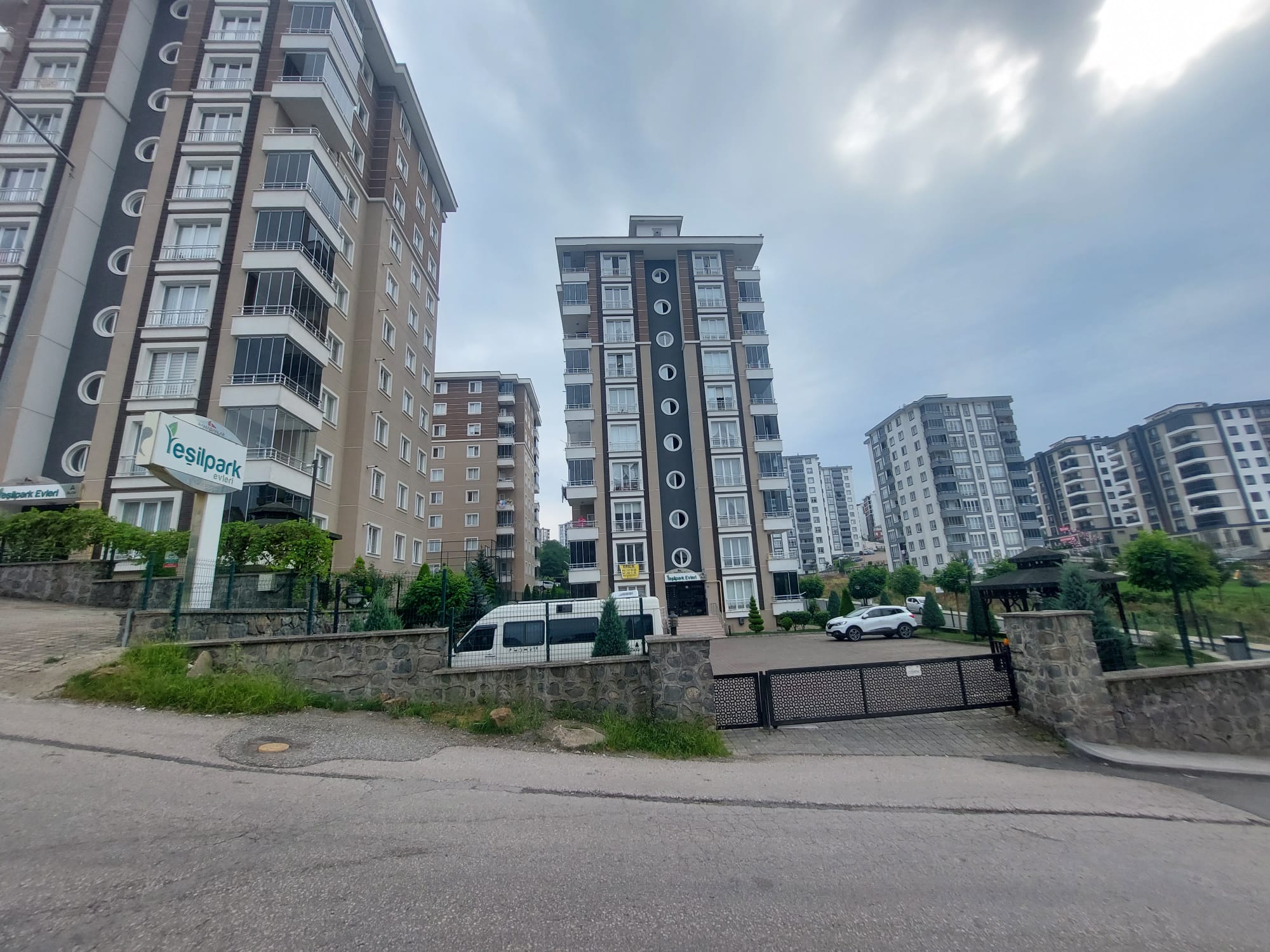 BUCAK MAH.YEŞİLPARK SİTESİNDE KİRALIK 3+1
